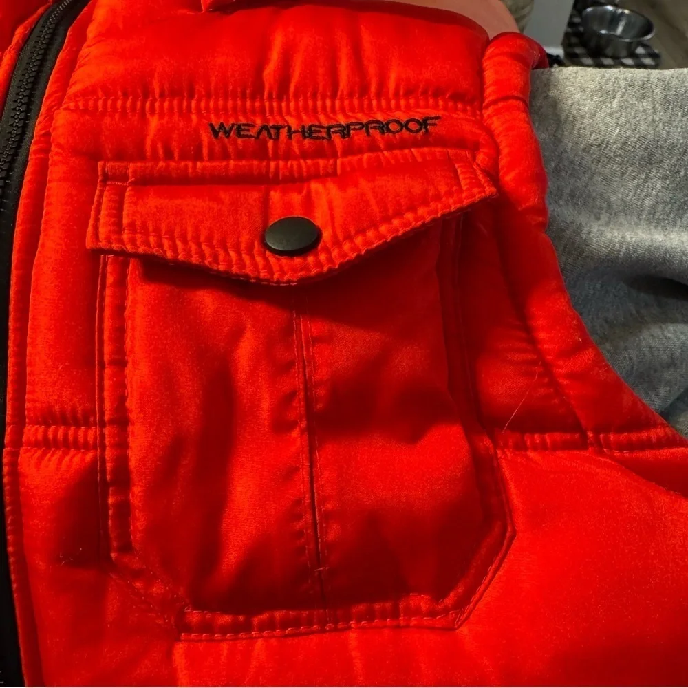 Weatherproof red black & gray puffer jacket with hood zip closure pockets, M.
